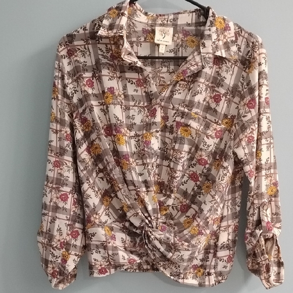 Zara Tops - Self ❤️ Esteem Chic Floral Button Down Shirt ⭐ Like New ⭐ Size Small